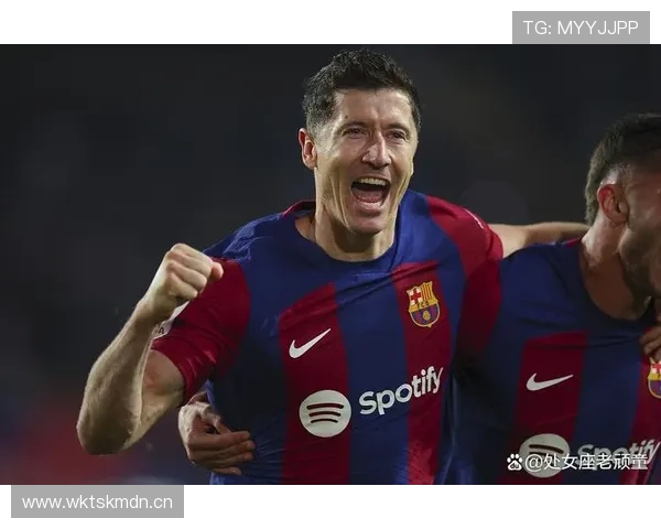 莱万多夫斯基与凯恩对比：全能中锋与终结机器的差异解析